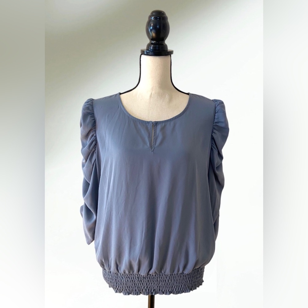 Blousology Gray blouse with ruched sleeves and smocked hem size Large